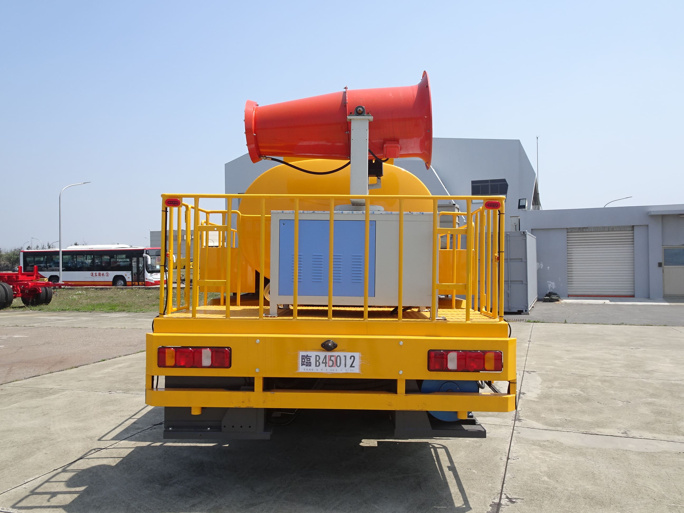 大型灑水車SW600 - 大來(lái)重工有限公司